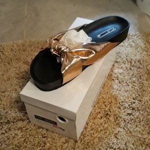 Women Leatherette Knotted Footbed Slide